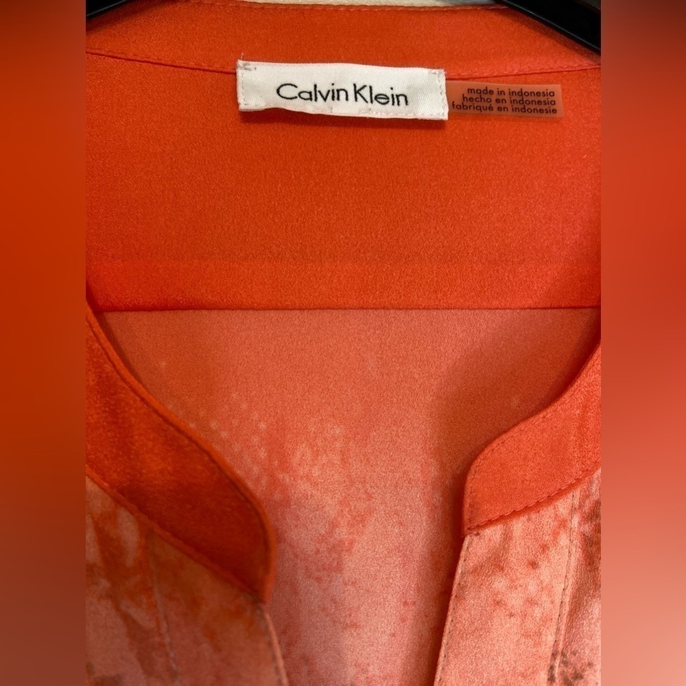 Calvin Klein~Sheer Ombré Snakeskin Blouse~Long Sleeve w/Button Tabs~Size 1X - Picture 2 of 16